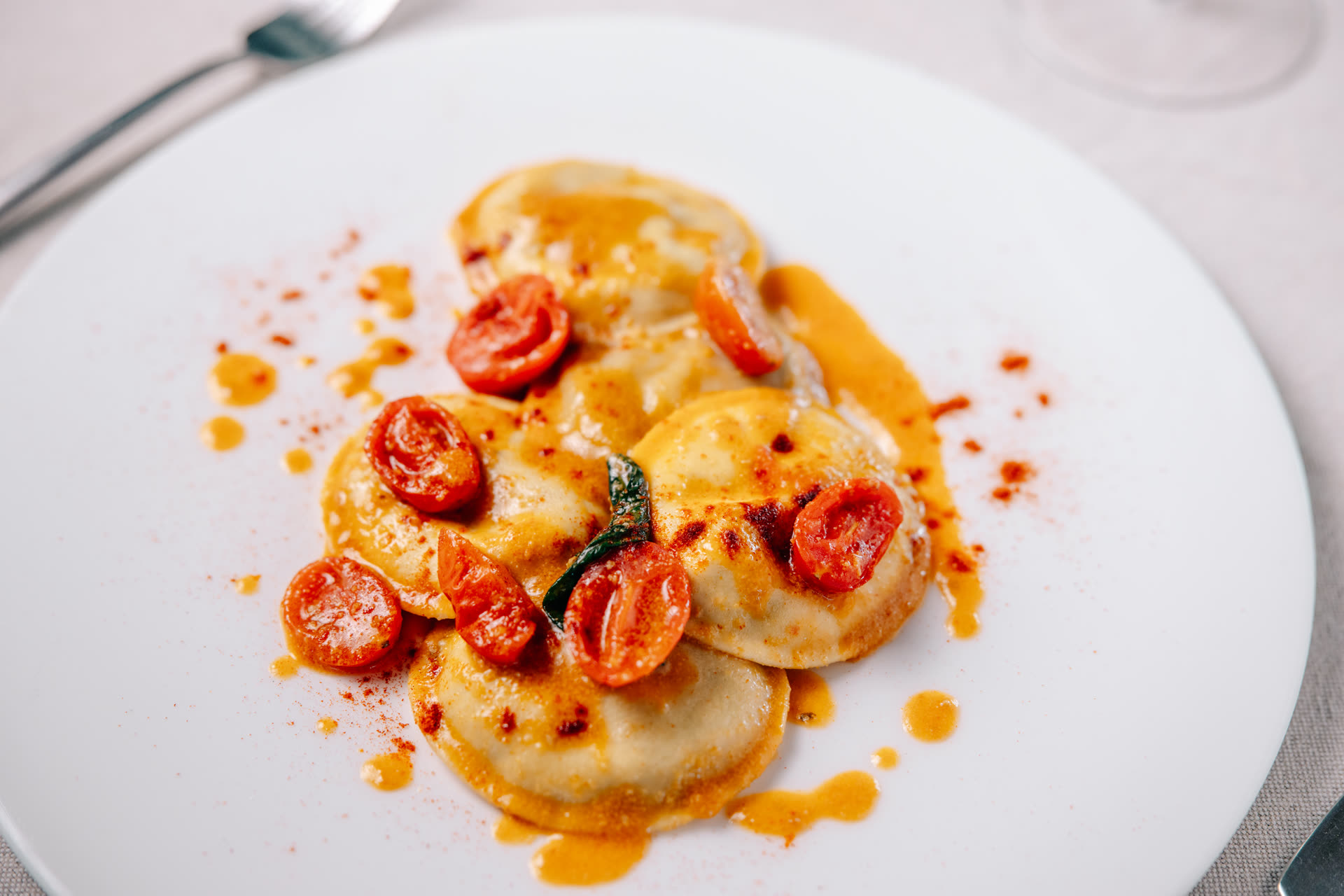 Ravioli con datterini del ristorante mare