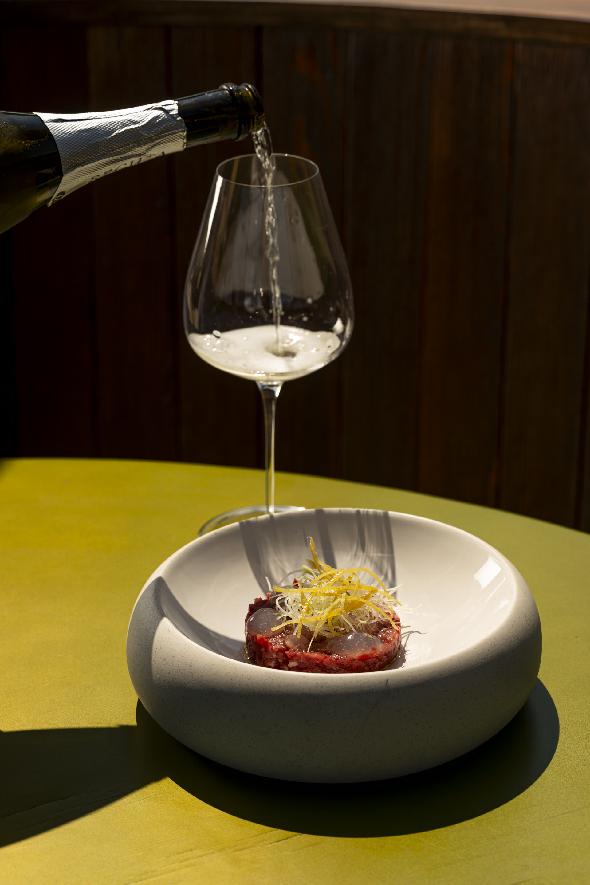 Calice servito in terrazza all'aperitivo