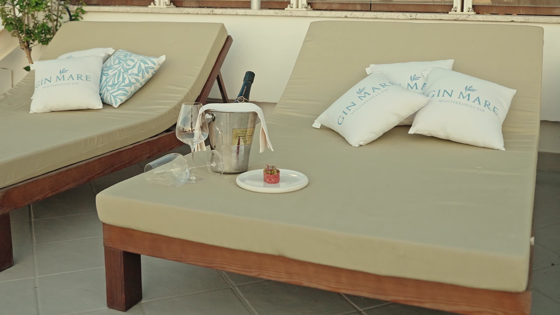 Daybed della terrazza al tramonto